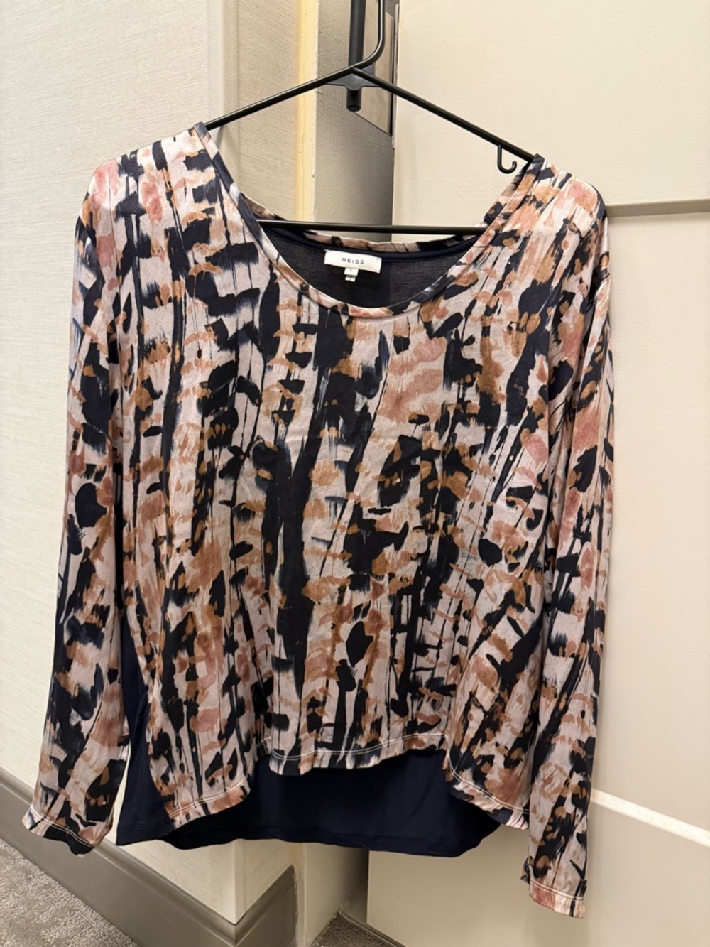 Reiss Helena Silk Front Printed Top, Navy/Multi - Size L - Picture 3 of 6